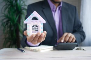 Comment choisir un courtier en prêt immobilier : critères cachés que les banques ne disent pas